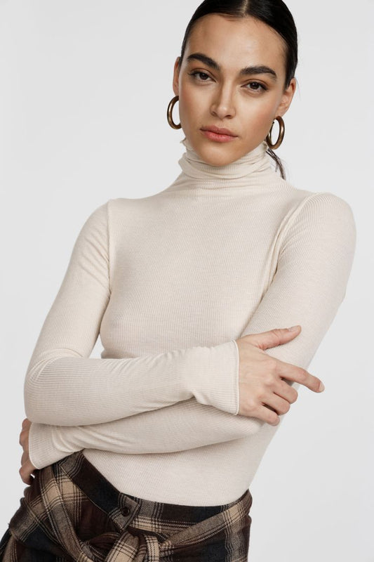 Ribbed long-sleev high-neck