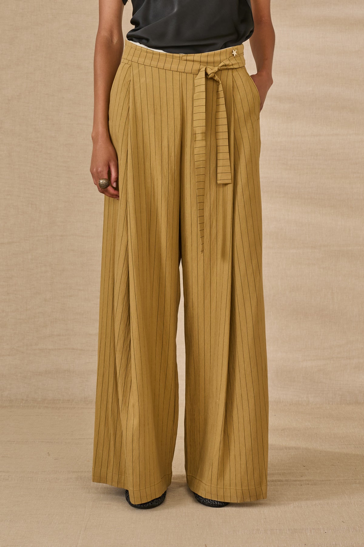 PRIVEE Vest Desert